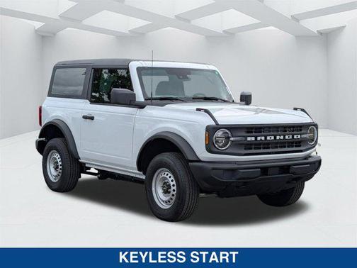 OXFORD WHITE 2026 Ford Bronco Base 2 Door 4x4