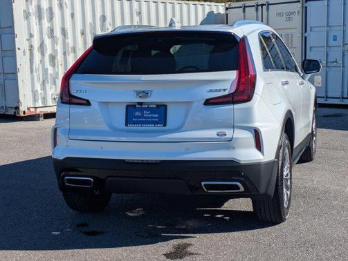 2025 Cadillac XT4 Premium Luxury