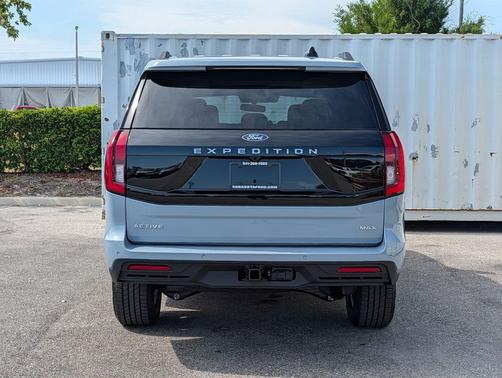 Glacier Gray Metallic Tri-Coat 2026 Ford Expedition Max Active 4x2