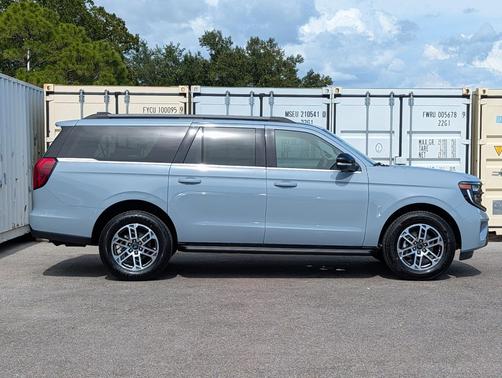 Glacier Gray Metallic Tri-Coat 2026 Ford Expedition Max Active 4x2