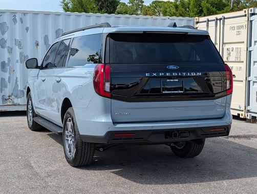 Glacier Gray Metallic Tri-Coat 2026 Ford Expedition Max Active 4x2