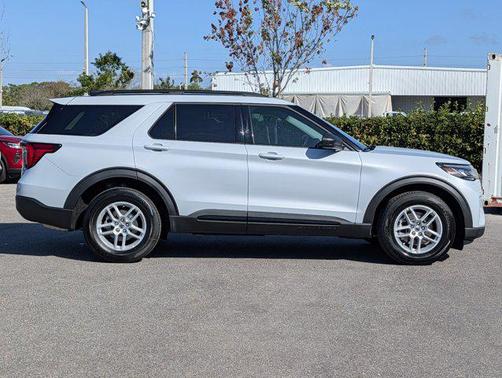 SPACE WHITE METALLIC 2026 Ford Explorer Active w/200A Pkg