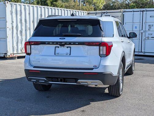 SPACE WHITE METALLIC 2026 Ford Explorer Active w/200A Pkg