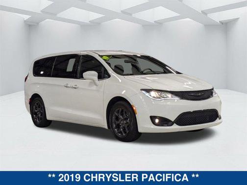 2019 Chrysler Pacifica Touring Plus
