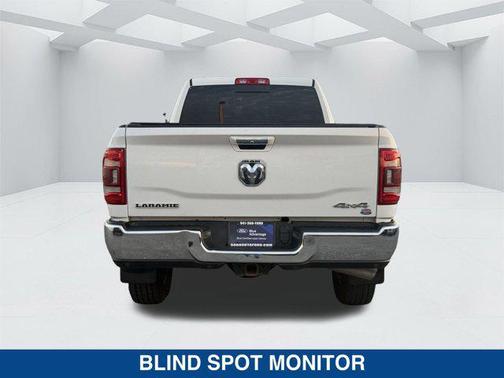 2020 RAM 2500 Laramie Crew Cab 4X4 8' Box