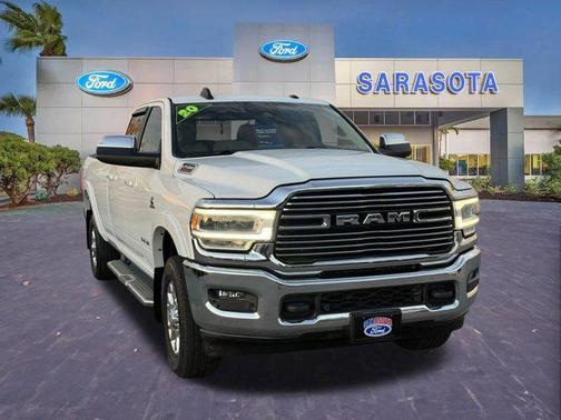 2020 RAM 2500 Laramie Crew Cab 4X4 8' Box