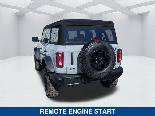 AVALANCHE GRAY 2026 Ford Bronco Badlands