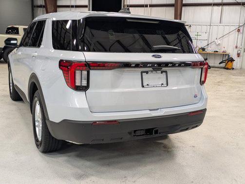 SPACE WHITE METALLIC 2026 Ford Explorer Active