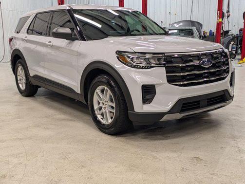 SPACE WHITE METALLIC 2026 Ford Explorer Active