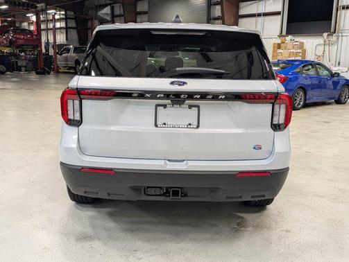 SPACE WHITE METALLIC 2026 Ford Explorer Active