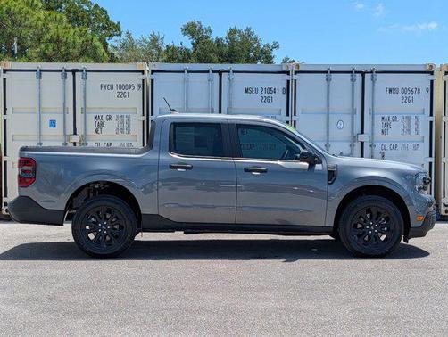CARBONIZED GRAY METALLIC 2024 Ford Maverick XLT