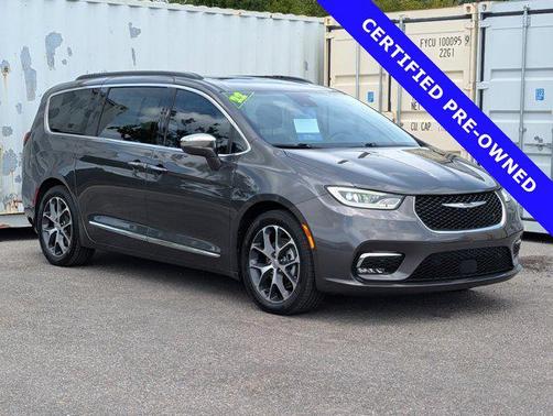 Granite Crystal Metallic Clearcoat 2022 Chrysler Pacifica Limited