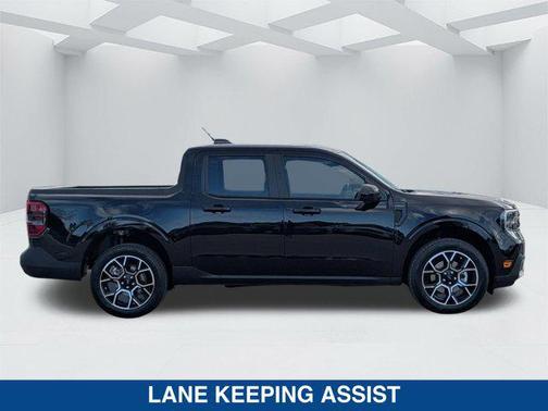 SHADOW BLACK 2026 Ford Maverick Lariat