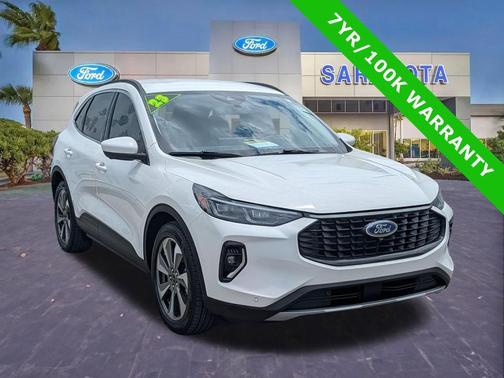STAR WHITE METALLIC TRI-COAT 2023 Ford Escape Platinum