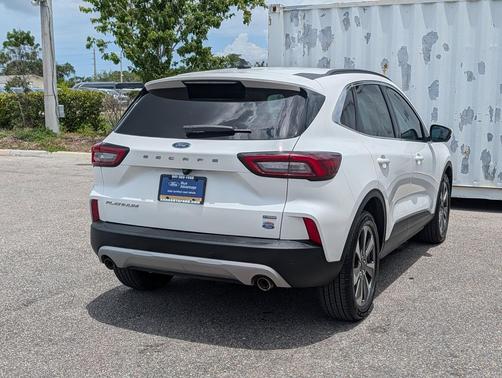 STAR WHITE METALLIC TRI-COAT 2023 Ford Escape Platinum
