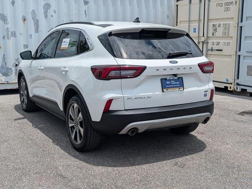 STAR WHITE METALLIC TRI-COAT 2023 Ford Escape Platinum