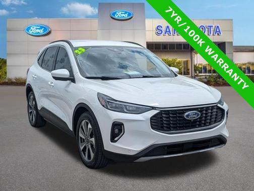 STAR WHITE METALLIC TRI-COAT 2023 Ford Escape Platinum