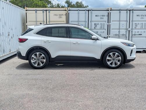 STAR WHITE METALLIC TRI-COAT 2023 Ford Escape Platinum