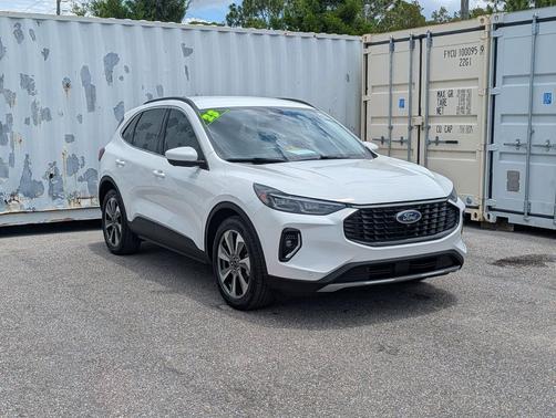 STAR WHITE METALLIC TRI-COAT 2023 Ford Escape Platinum