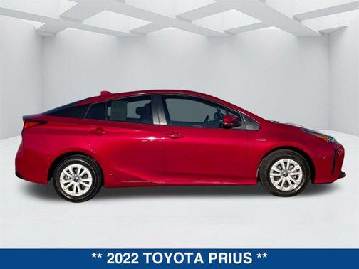 2022 Toyota Prius LE