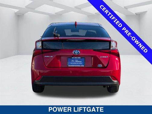 2022 Toyota Prius LE
