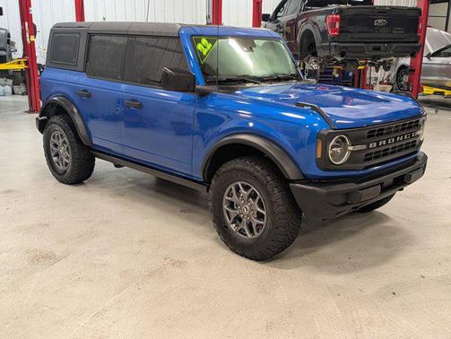 2022 Ford Bronco Base 4 Door 4x4