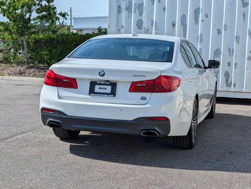 Alpine White 2017 BMW 530 530i