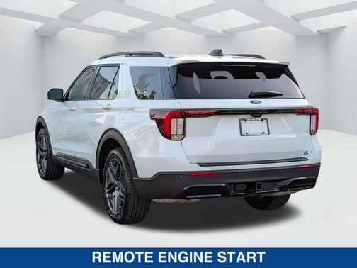 Star White Metallic Tri-Coat 2026 Ford Explorer ST-Line