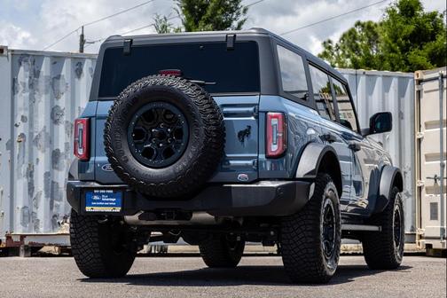 AZURE GRAY MET TRI-COAT 2024 Ford Bronco Wildtrak