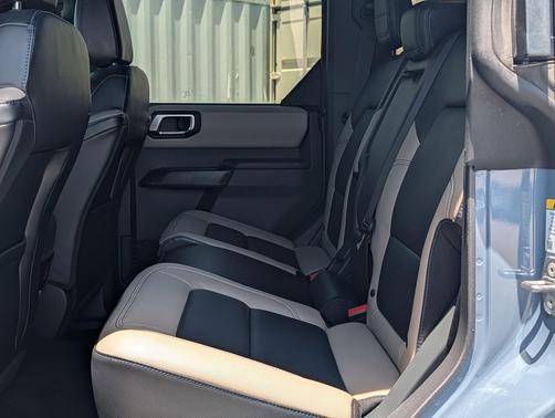 AZURE GRAY MET TRI-COAT 2024 Ford Bronco Wildtrak
