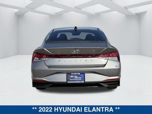 2022 Hyundai ELANTRA SEL