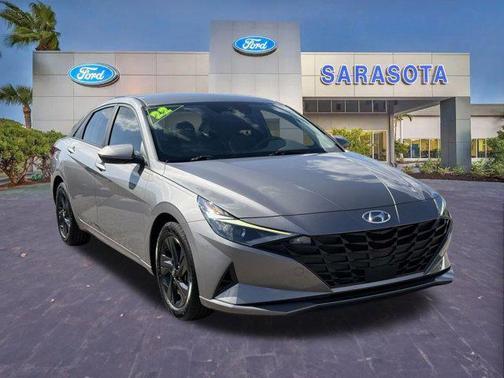 2022 Hyundai ELANTRA SEL