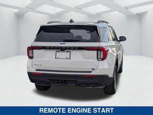 STAR WHITE MET TRI-COAT 2026 Ford Explorer Active