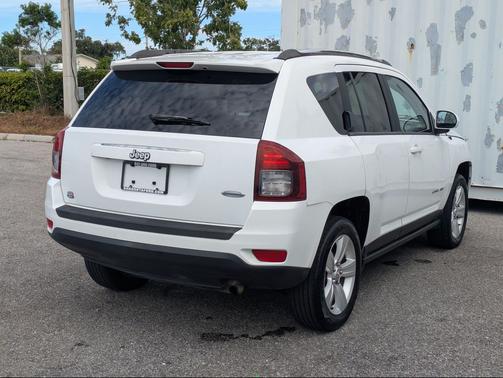 Bright White Clearcoat 2014 Jeep Compass Latitude