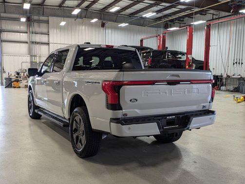 2025 Ford F-150 Lightning LARIAT