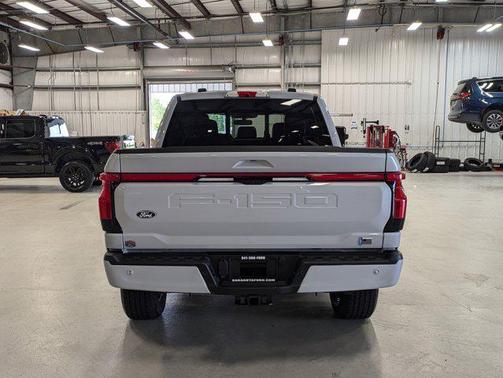 2025 Ford F-150 Lightning LARIAT