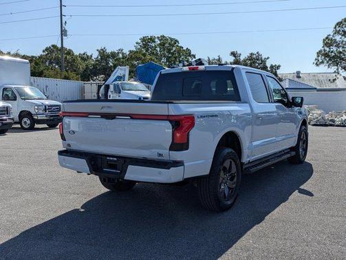 2025 Ford F-150 Lightning LARIAT