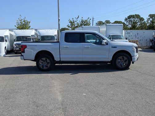 2025 Ford F-150 Lightning LARIAT