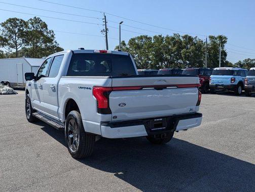 2025 Ford F-150 Lightning LARIAT