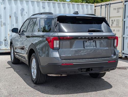 CARBONIZED GRAY METALLIC 2026 Ford Explorer Active