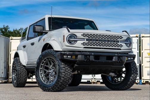 AVALANCHE GRAY 2026 Ford Bronco Badlands