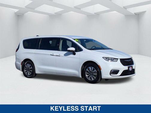 2023 Chrysler Pacifica Hybrid Touring L