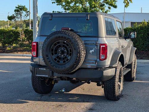 CARBONIZED GRAY METALLIC 2026 Ford Bronco Base 2 Door 4x4