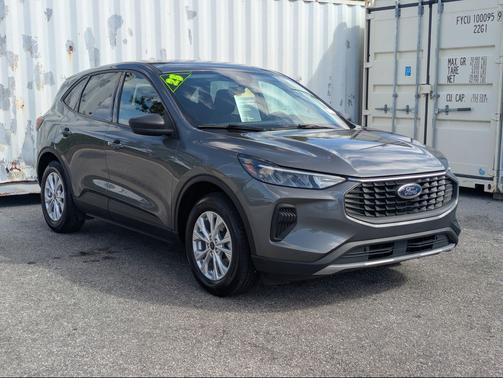 Carbonized Gray Metallic 2025 Ford Escape Active