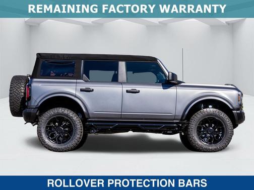 CARBONIZED GRAY METALLIC 2025 Ford Bronco Badlands
