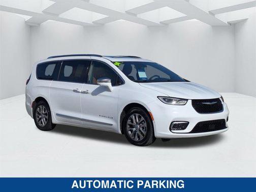 2024 Chrysler Pacifica L