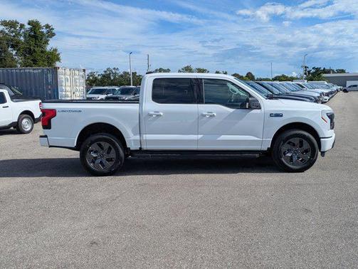 2025 Ford F-150 Lightning Flash