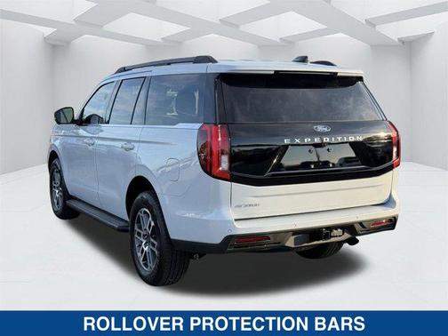SPACE SILVER METALLIC 2026 Ford Expedition Active