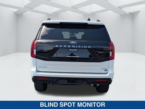 Star White Metallic Tri-Coat 2026 Ford Expedition Max Active 4x2