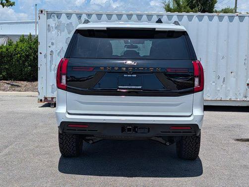 STAR WHITE MET TRI-COAT 2026 Ford Expedition Tremor